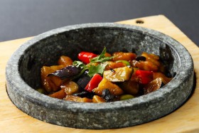 鶏とナスの黒味噌炒め