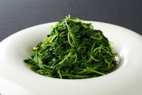 豆苗塩炒め