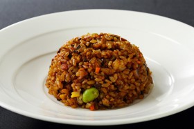 広東風黒チャーハン